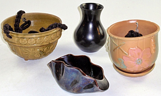 4Pc Art Pottery