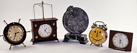 5 Vintage Table Clocks