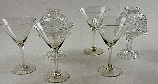 Set of yellow vintage martini glasses (4) & set of vintage candle fairy lig
