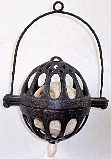 A Country Store C. I. String Holder