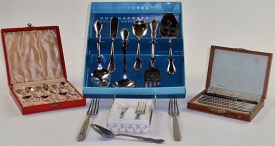 Lot of vintage and antique utensils