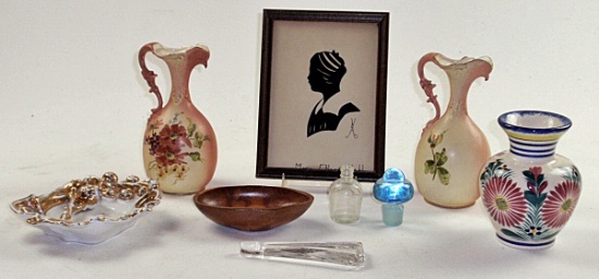 Lot of misc. antique decorations (9)