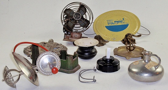 Lot of vintage and antique household items (10)