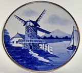 A Hand Painted Delf Porcelain Tray