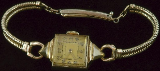 Le Coultre Lady's Wrist Watch - 17 Jewels mov# 162694.