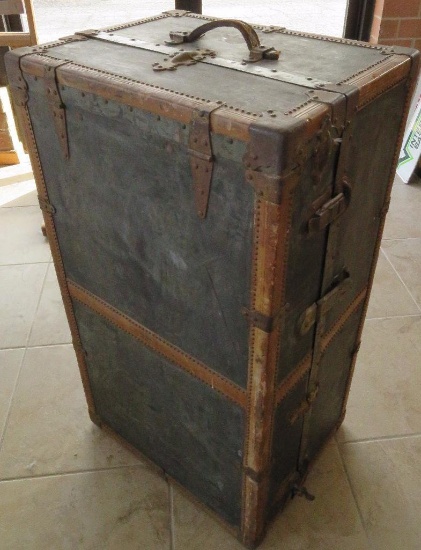 Antique Steamer Trunk with vintage dresses, hats & more! Pickup Only! No Shipping on this lot!