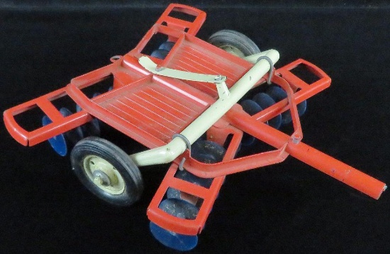 1950's 1:16 Tru Scale H-412 Wheel Carried Disc Harrow.