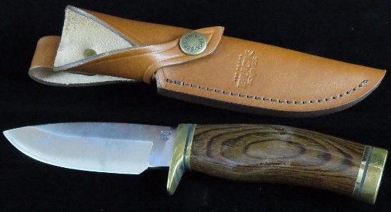 Buck Vanguard Fixed Blade Knife Wood Handle B192-BR-O #2584 in box with sheath.