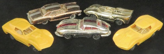 Lot of (5) vintage Aurora Cigar Box Die-cast Cars includes 6103 Mako Shark, 6106 Riviera, 6114 Chapp