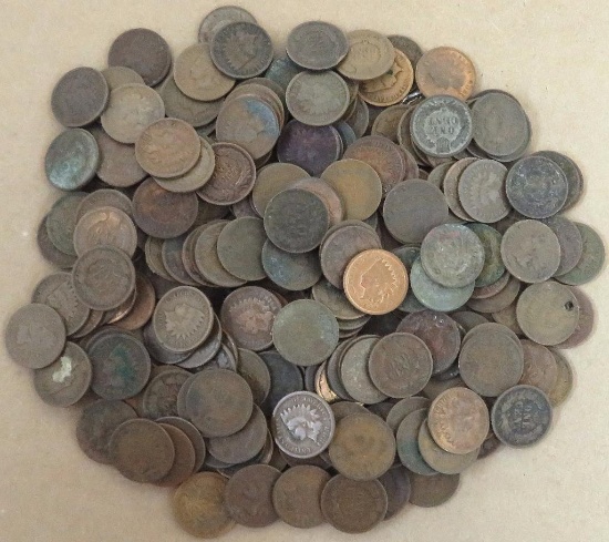 Lot of approx (218) Indian Head Cents - mixed dates.