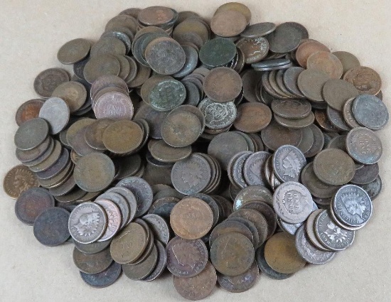 Lot of approx (300) Indian Head Cents - mixed dates.