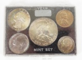 1961 U.S. Date Mint Set 5 Coins.