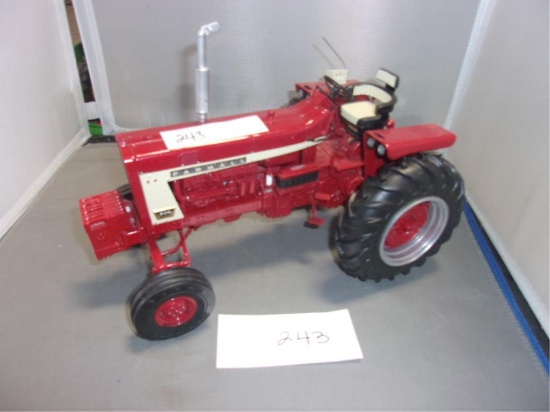 1/16 FARM ALL 806 WIDE FRONT TOY TRACTOR