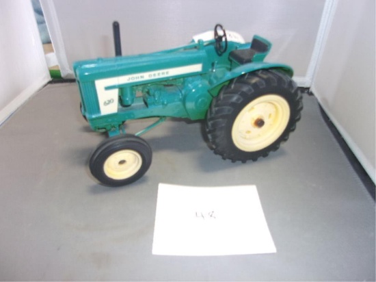 ERTL 1/16 JOHN DEERE 620 TOY TRACTOR