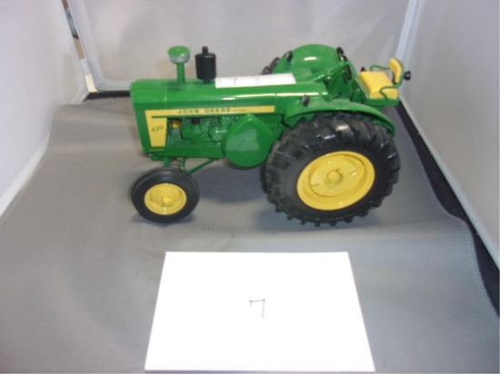 ERTL 1/16 SCALE JOHN DEERE 820 TOY TRACTOR