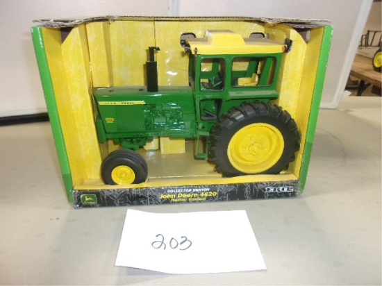 TOY TRACTOR ERTL 1/16 JD 4620 COLLECTOR EDITION