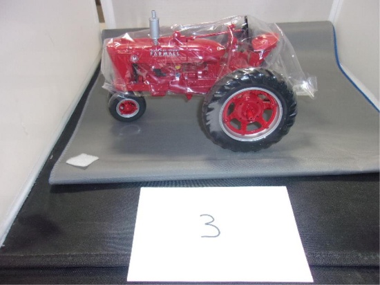 TOY TRACTOR ETRL 1/16 FARMALL M PRECISION SERIES