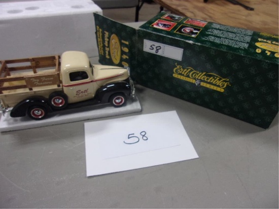 TOY TRUCK ERTL COLLECTIBLES 1940 FORD PICKUP