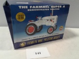 TOY TRACTOR FARMALL SUPER A DEMONSTRATOR TRACTOR 1/12 WIDE FRONT FRANKLIN MINT PRECISION MODELS
