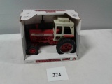 TOY INTERNATIONAL 1456 TRACTOR 1:16