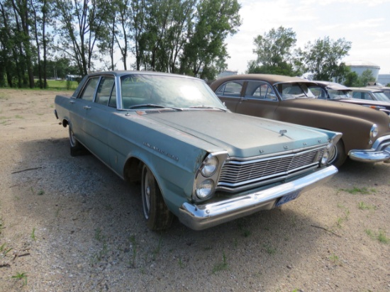 1965 Ford Galaxie 4dr Sedan