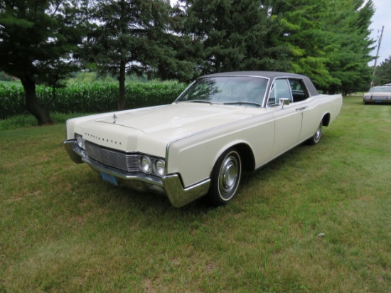 1967 Lincoln Continental 4dr HT Suicide Sedan