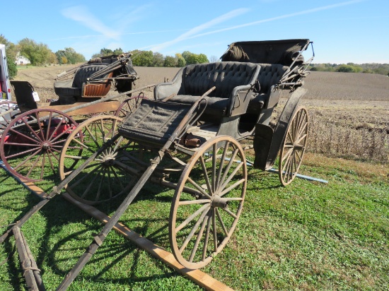 4 SEATER HORSE DRAWN BUGGY