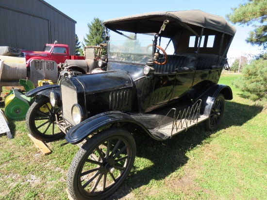 1918 Ford Model T Touring Car