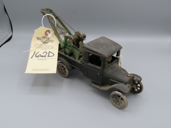 Cast Iron Tow Truck @1927  Approx. 8 inches