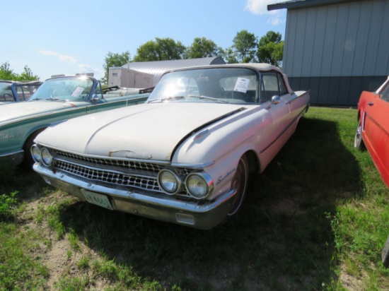 1961 Ford Sunliner Convertible 1G55W143311