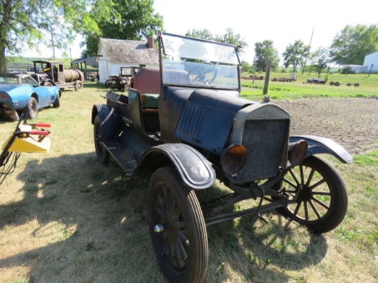 FORD MODEL T TRUCK