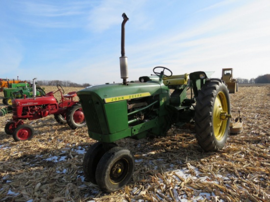 John Deere 2010 Tractor