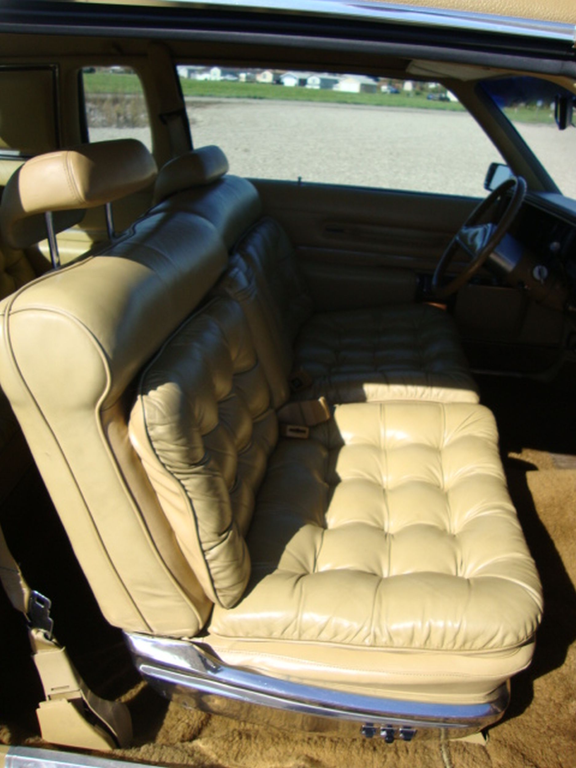 1975 Chrysler Imperial: The Luxury Sedan with Living Room Comfort, image size:1875x2500