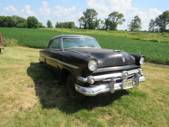 1954 Ford Crestline Skyliner