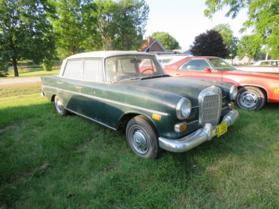 1964 Mercedes 190D 4dr Sedan