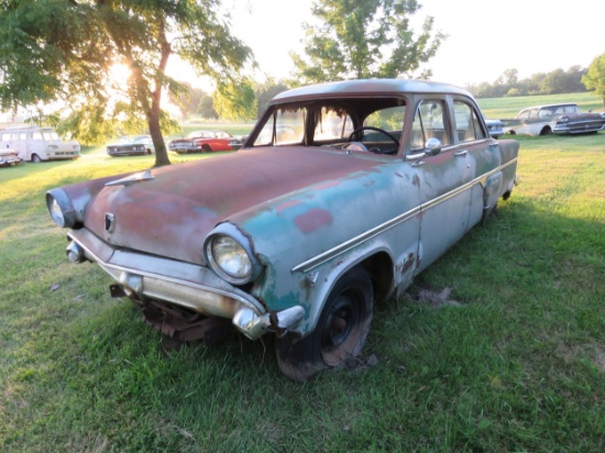 Ford Crestline 4dr Sedan for parts