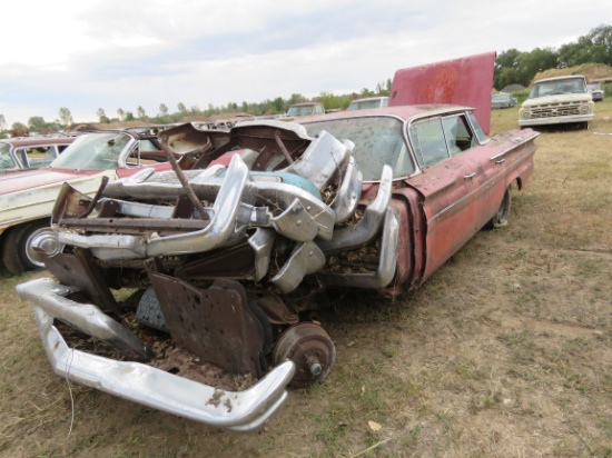 Oldsmobile 4dr HT for parts