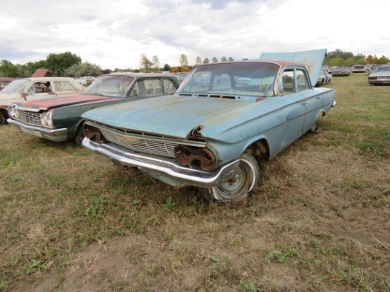 1961 Chevrolet 4dr Sedan for Parts