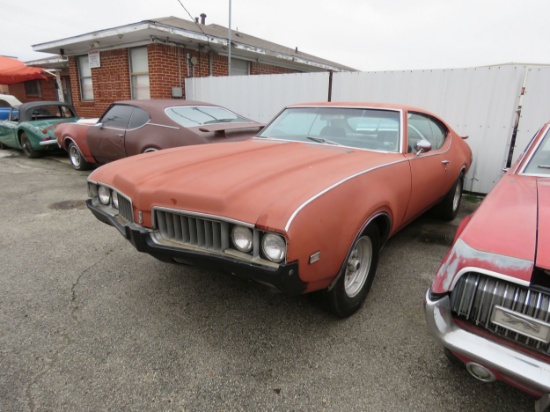 1969 Oldsmobile Cutlass Holiday Coupe