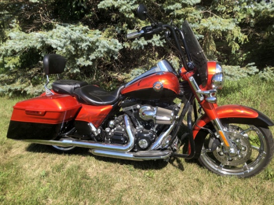 2014 HARLEY DAVIDSON FLT 1800