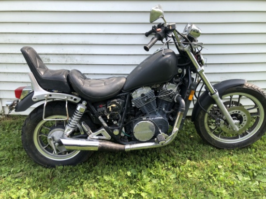 1983 HONDA VT750C
