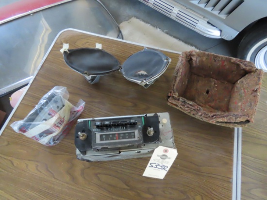1970 Chevrolet Chevelle Factory AM/FM Radio with 8 Track