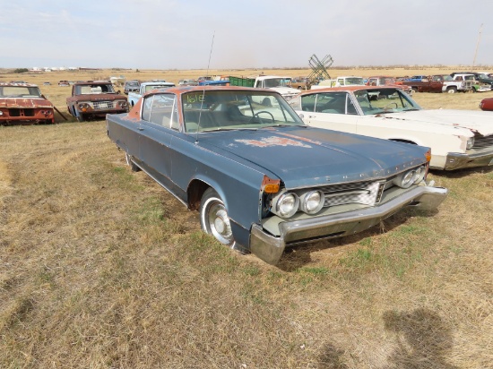 1967 Chrysler New Yorker 2dr HT