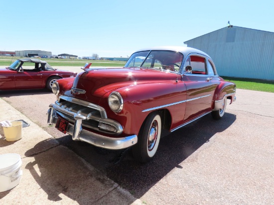 1952 Chevrolet Deluxe 2dr Sedan