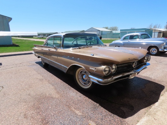 1960 Buick Electra 225 4dr Sedan