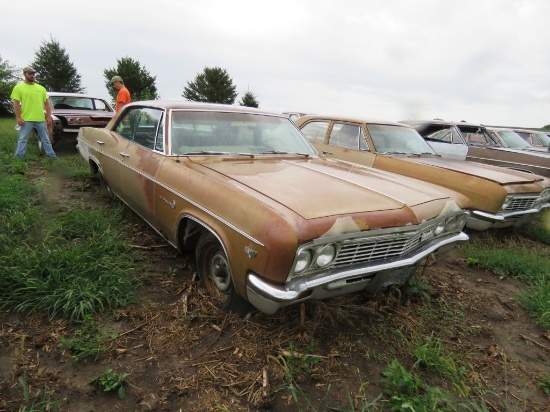 1966 Chevrolet Impala 4dr HT