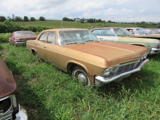 1965 Chevrolet Biscayne 4dr Sedan