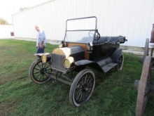 1914 Ford Model T Touring