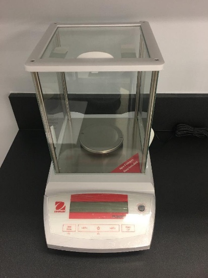 Ohaus Pioneer Scale