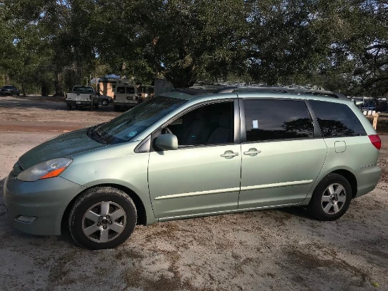 2007 Toyota Sienna Van, VIN # 5TDZK22C37S097853